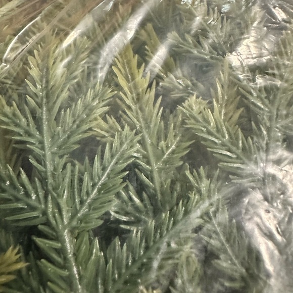 🆕 100 Pcs Artificial Christmas Branches - Picture 8 of 8